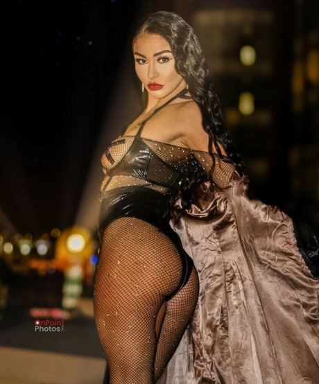 Reign Chaos free actress image