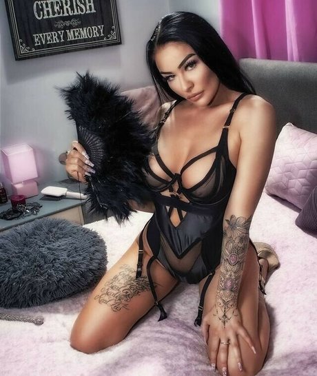 Reign Chaos adult star pics