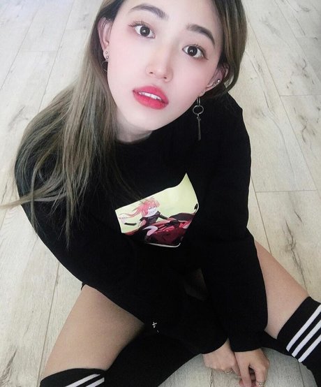 Yoojin star hd photos