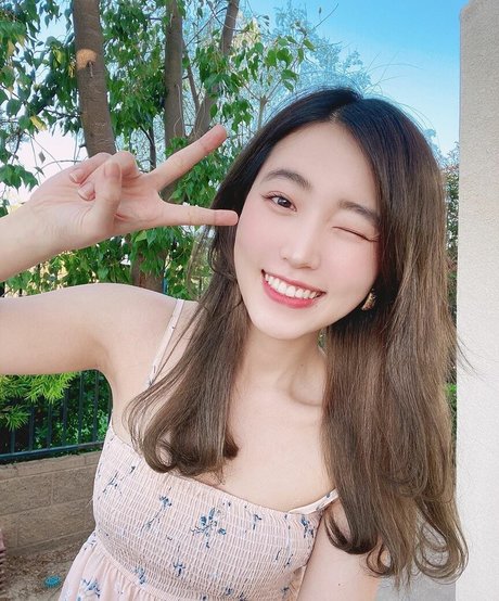 Yoojin pornstar naked img