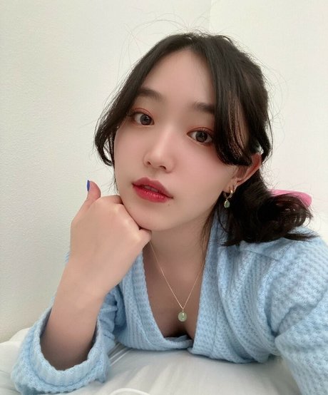 Yoojin model naked archive