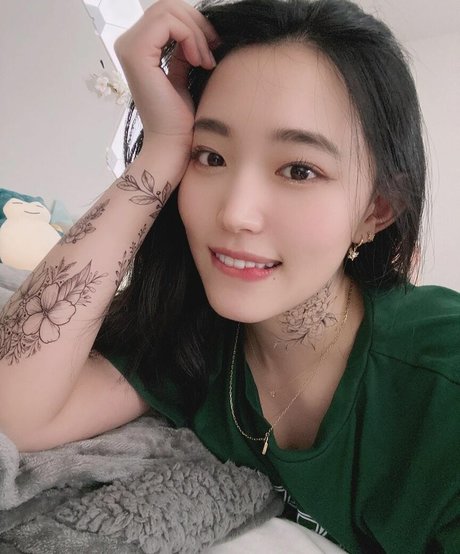 Yoojin high quality star pic