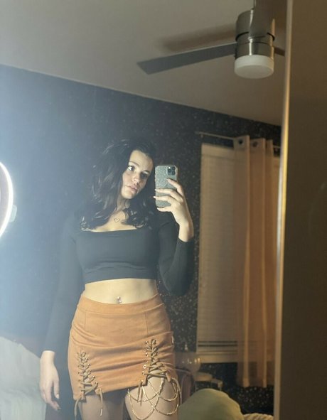 XOXO Mercyy model naked pics