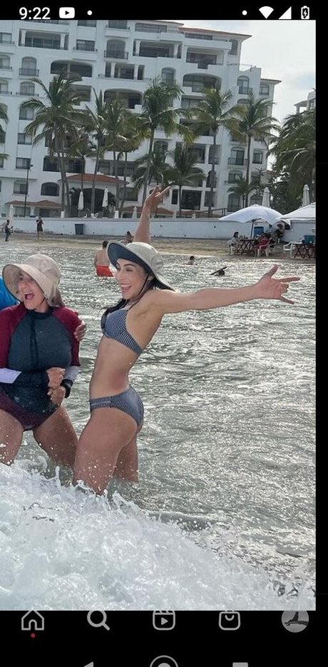 Maria Leon star sexy images