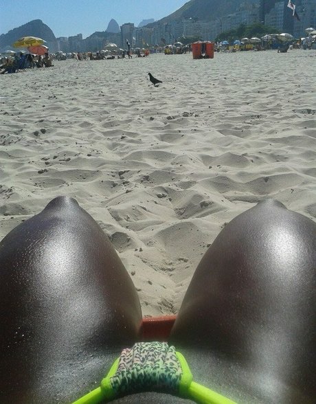 Ysa Santos erotic model image