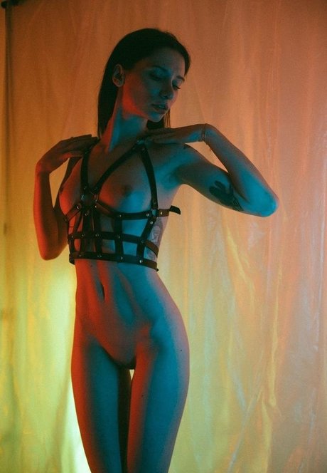 meneliza sexy pornstar gallery