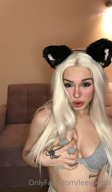 leevyyahs sexy model gallery