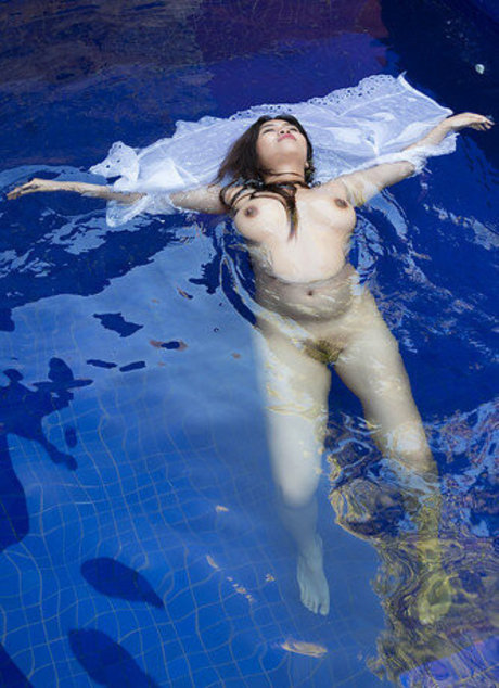 Lexi Ang adult model pics