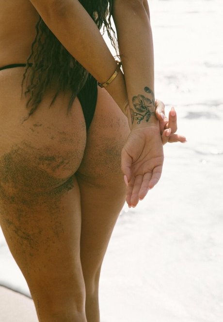 Makayla London star naked photo