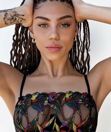 Makayla London adult model galleries