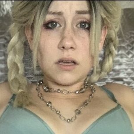 yungtaurus star naked photo