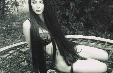 Umah Licks model naked galleries