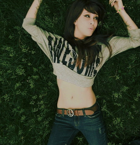 Shoe0nhead adult model pictures