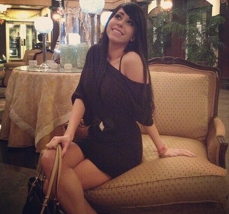 Shoe0nhead erotic model archive