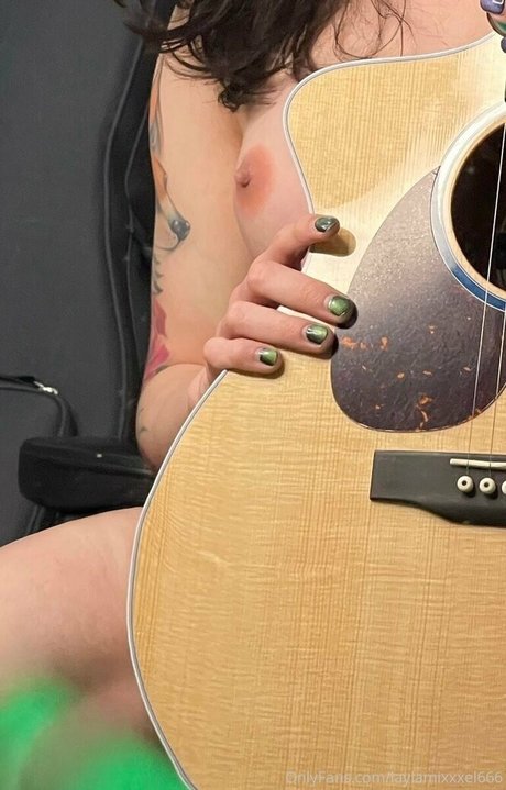 Laytar naked actress photos