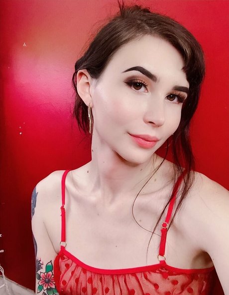 lilliannee model exclusive image