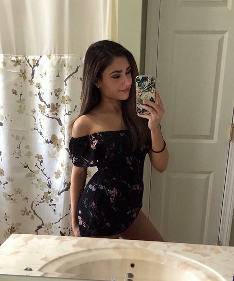 Melipastel pornstar naked photo