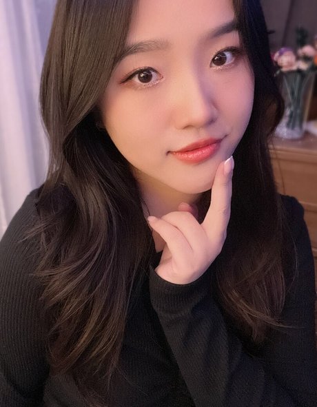 Juwiatv model beautiful image