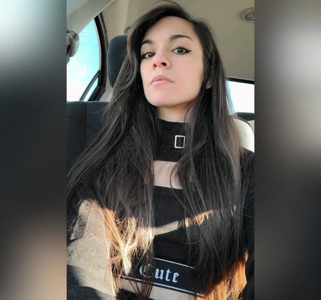 MaryMaybe naked pornstar pic