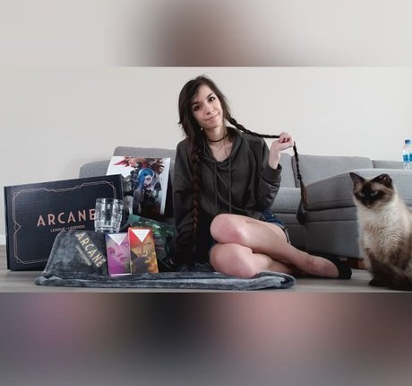 MaryMaybe model nice pics