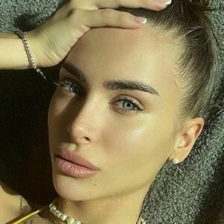 Tina Mayer model hd photos