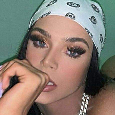 Anastsia Huff top star galleries