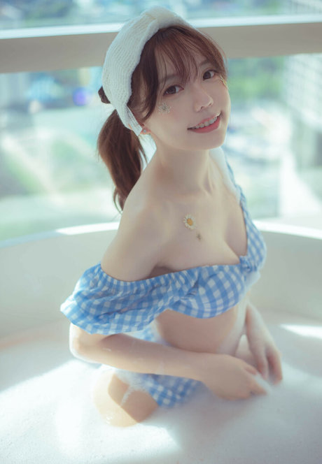 Angie0 0 beautiful model photos