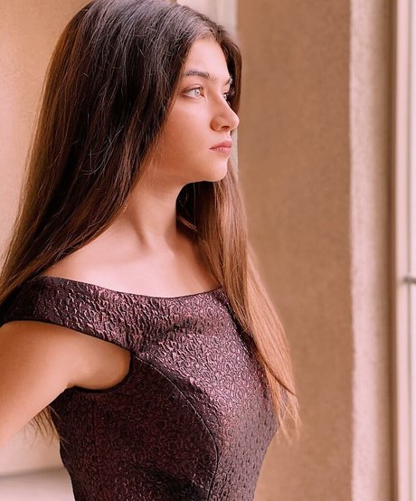 Samantha Gangal sexy actress archive