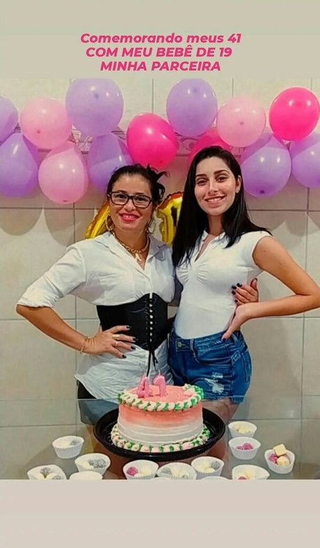 Aninha Beija flor exclusive model image