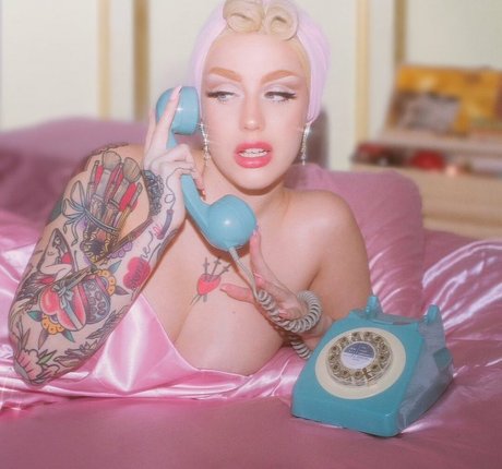 Ramona Slick naked pornstar pics