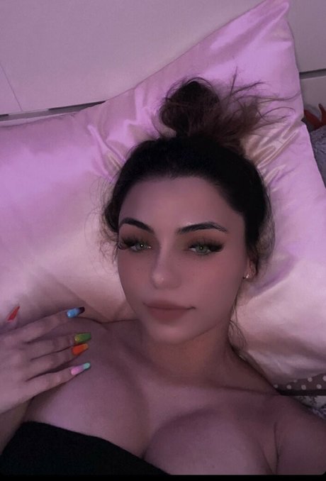 foreignmatee porn star photo