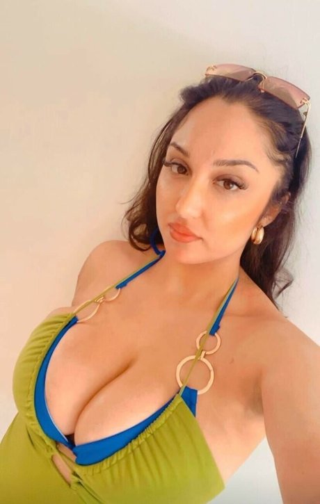 Aquariiandromedae naked model photo