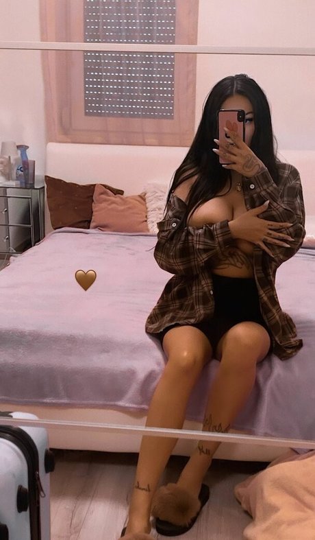 Merci Bujdoso hot pornstar photo