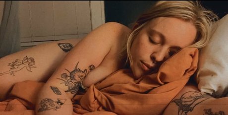 Cherubbrat star nudes image