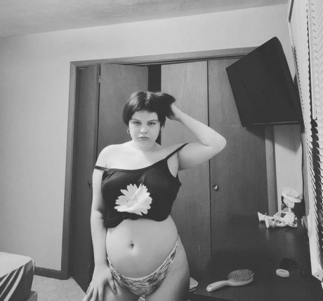 Croline Cpelri nice actress image