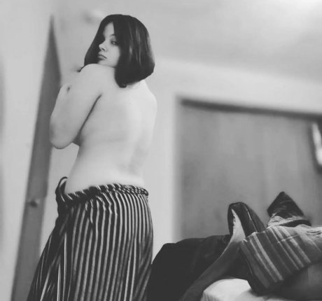 Croline Cpelri model exclusive photos