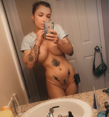 GeordieHolly hot star photos