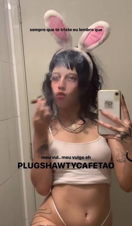 Strychniness model sexy picture