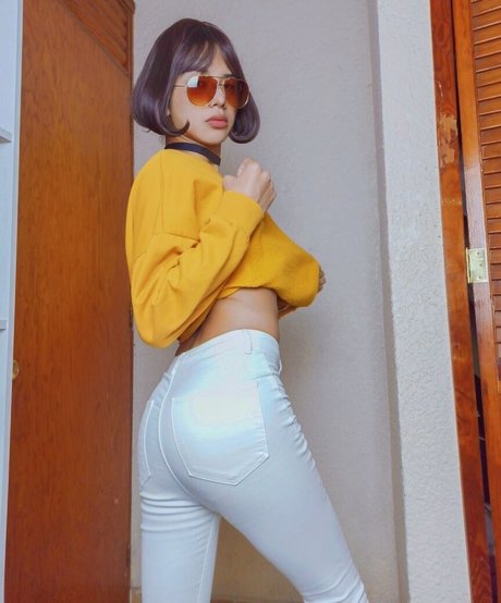 Brunett high quality star pictures