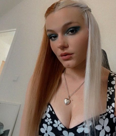 Lovergirl 1999 pornstar nude images