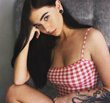 kourtneyxpaige hd model images