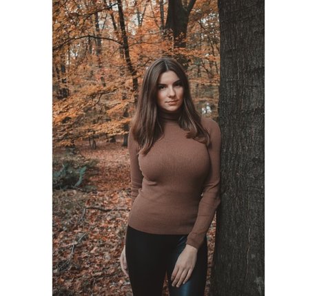 Jasmin Lutke high quality model img