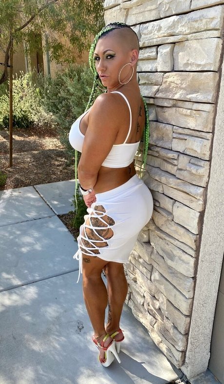 Queenkarma69 star top picture