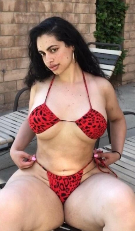 Razan Shihadeh pornstar erotic pic