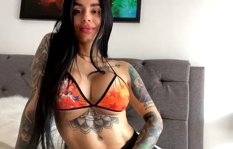 Lara Henao nude pornstar picture