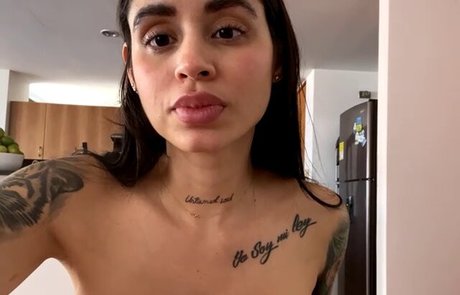 Lara Henao star hot image