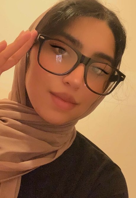 Galinaxgoddess UK Muslim high quality model pic