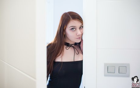 GateteFloyd sexy actress img