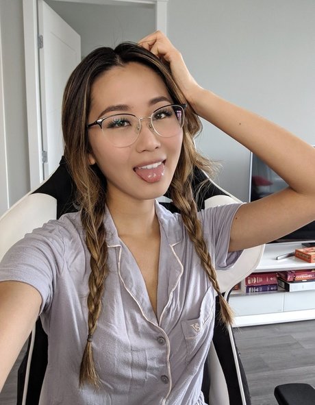 Trulyyoulee perfect star image