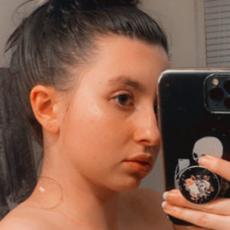 KylieeOW hd pornstar gallery